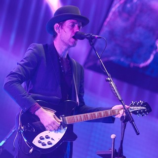 Ed O'Brien, Radiohead in Radiohead Performs at The Foro Sol