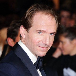 Ralph Fiennes in World Premiere of Skyfall - Arrivals - ralph-fiennes-uk-premiere-skyfall-03