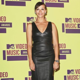 Rashida Jones in 2012 MTV Video Music Awards - Press Room
