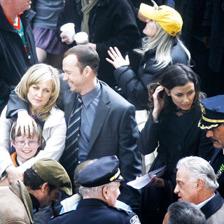 Donnie Wahlberg, Tom Selleck, Bridget Moynahan in On the set of 'Reagan's Law' filming the pilot episode