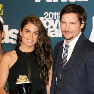 Nikki Reed, Peter Facinelli in 2011 MTV Movie Awards - Press Room