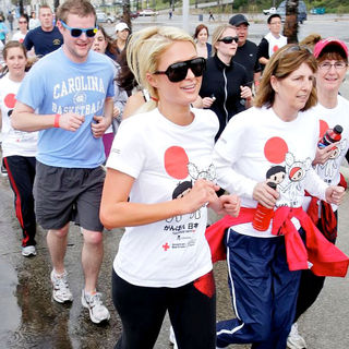 Paris Hilton in Celebrities Participate in 'Relief Run' Along Santa Monica Beach