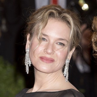 Renee Zellweger in Schiaparelli and Prada Impossible Conversations Costume Institute Gala