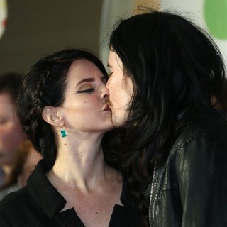 Lana Del Rey, Barrie-James O'Neill in The 2013 Brit Awards - Arrivals