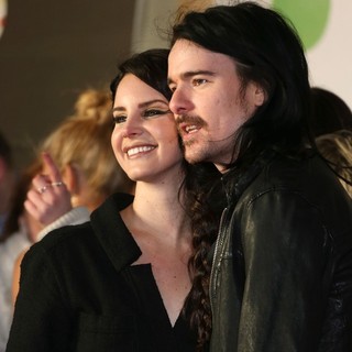 Lana Del Rey, Barrie-James O'Neill in The 2013 Brit Awards - Arrivals