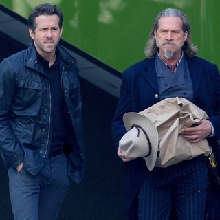 Ryan Reynolds, Jeff Bridges in Filming Scenes for The Movie R.I.P.D.