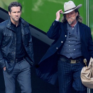 Ryan Reynolds, Jeff Bridges in Filming Scenes for The Movie R.I.P.D.