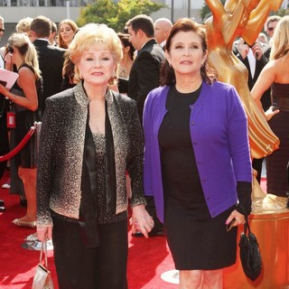 Debbie Reynolds, Carrie Fisher in 2011 Primetime Creative Arts Emmy Awards - Arrivals
