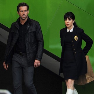Ryan Reynolds, Mary-Louise Parker in Filming Scenes for The Movie R.I.P.D.