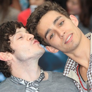 Robert Sheehan in Prometheus UK Film Premiere - Arrivals - rheon-sheehan-uk-premiere-prometheus-01