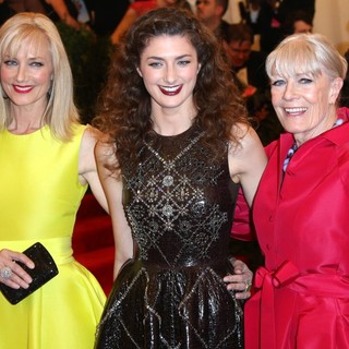 Joely Richardson in PUNK: Chaos to Couture Costume Institute Gala - richardson-bevan-redgrave-chaos-to-couture-costume-institute-gala-01