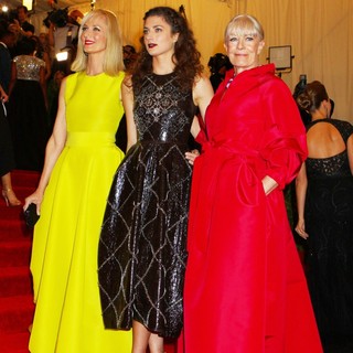 Joely Richardson in PUNK: Chaos to Couture Costume Institute Gala - richardson-bevan-redgrave-chaos-to-couture-costume-institute-gala-02