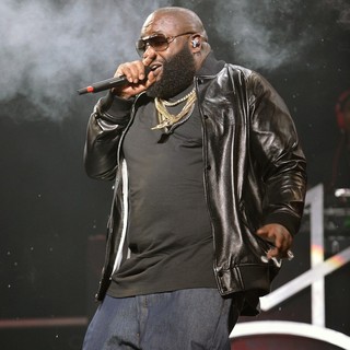 Rick Ross Performs During Maybach Music Group Tour - rick-ross-performs-mmg-tour-01