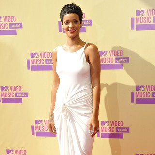 Rihanna in 2012 MTV Video Music Awards - Arrivals