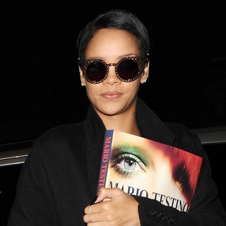 Rihanna in Rihanna Arriving Back at Her Hotel After An All Day Photoshoot