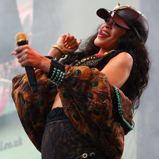 Rihanna in Barclaycard Wireless Festival 2012 - Day 3