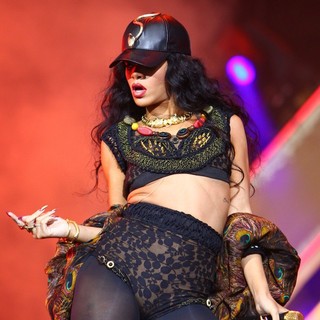 Rihanna in Barclaycard Wireless Festival 2012 - Day 3