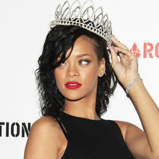 Rihanna in Rihanna Arrives at Her Halloween Party