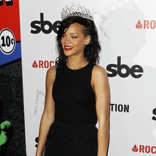 Rihanna in Rihanna Arrives at Her Halloween Party