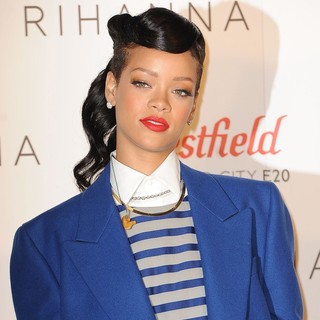 Rihanna in Rihanna Switches on The Christmas Lights
