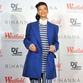 Rihanna in Rihanna Switches on The Christmas Lights