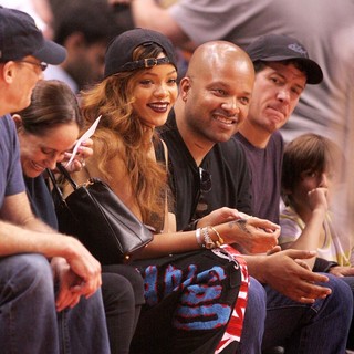 Rihanna in Celebrities Watch The Los Angeles Lakers vs The Los Angeles Clippers
