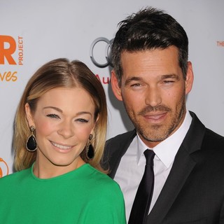 LeAnn Rimes, Eddie Cibrian in The Trevor Project's 2011 Trevor Live! - Arrivals