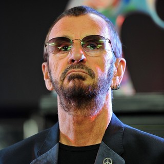 Ringo Starr Unveils His Uniquely Designed Replica Knotted Gun - Photocall