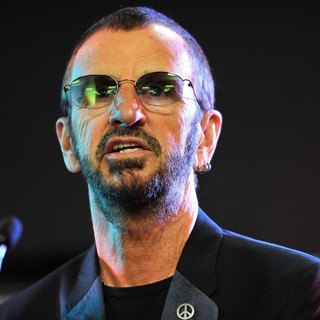 Ringo Starr in Ringo Starr Unveils His Uniquely Designed Replica Knotted Gun - Photocall