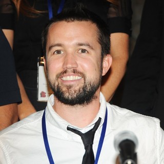 Rob McElhenney in 2010 Shoot in Philadelphia Awards Press Conference