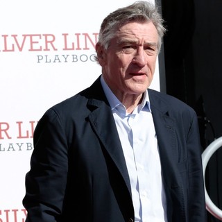Robert De Niro in Robert De Niro Places His Hand and Foot Prints in Cement During The Footprint Ceremony