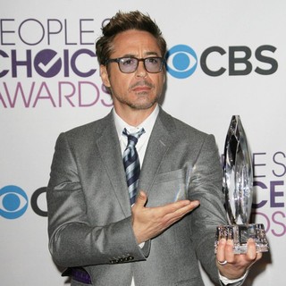 Robert Downey Jr. in People's Choice Awards 2013 - Press Room