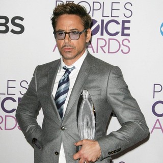 Robert Downey Jr. in People's Choice Awards 2013 - Press Room