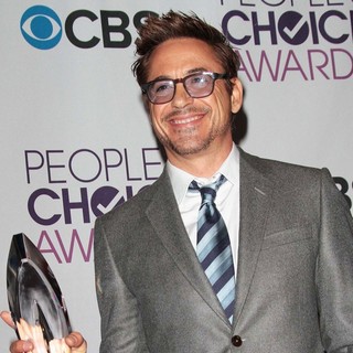 Robert Downey Jr. in People's Choice Awards 2013 - Press Room