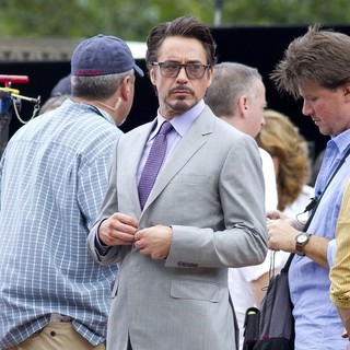 Robert Downey Jr. in Actors on The Set of The Avengers Shooting on Location in Manhattan