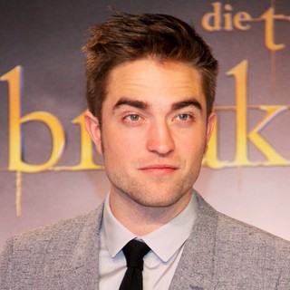 Robert Pattinson in Twilight Saga Breaking Dawn - Biss zum Ende der Nacht Teil 2 Premiere