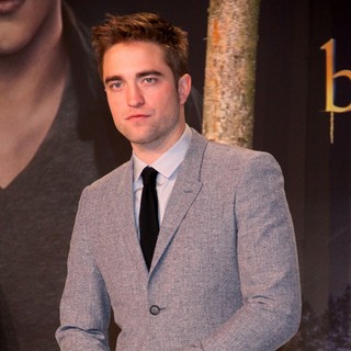 Robert Pattinson in Twilight Saga Breaking Dawn - Biss zum Ende der Nacht Teil 2 Premiere