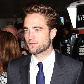 Robert Pattinson in Robert Pattinson Visits The New York Stock Exchange to Ring The Opening Bell