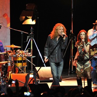 Marco Giovino, Robert Plant, Patty Griffin, Darrell Scott, Robert Plant and the Band of Joy in Robert Plant and the Band of Joy Performing Live