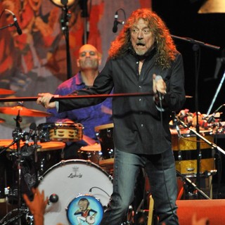 Marco Giovino, Robert Plant, Robert Plant and the Band of Joy in Robert Plant and the Band of Joy Performing Live