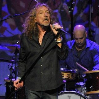 Robert Plant, Marco Giovino, Robert Plant and the Band of Joy in Robert Plant and the Band of Joy Performing Live