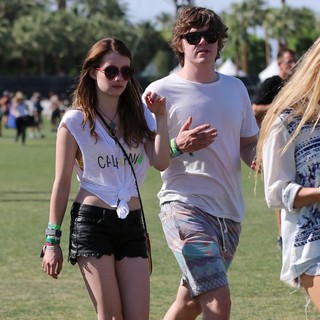 Evan Peters in The 2013 Coachella Valley Music and Arts Festival - Week 1 Day 2 - roberts-peters-2013-coachella-valley-music-and-arts-festival-08
