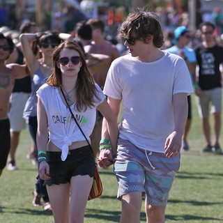 Evan Peters in The 2013 Coachella Valley Music and Arts Festival - Week 1 Day 2 - roberts-peters-2013-coachella-valley-music-and-arts-festival-10