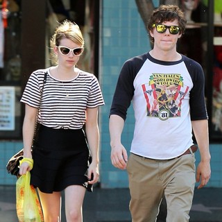 Emma Roberts and Evan Peters Seen Outside A Halloween Store - roberts-peters-outside-a-halloween-store-05