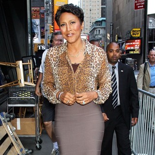 Robin Roberts (II) in Celebrities Outside ABC Studios Ahead of Their Appearances on Good Morning America