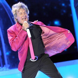 Rod Stewart in Rod Stewart Performs at The Bank Atlantic Center