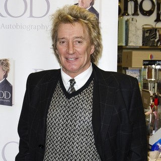 Rod Stewart Signs Copies of His Book Rod: The Autobiography - rod-stewart-signs-copies-book-rod-the-autobiography-01