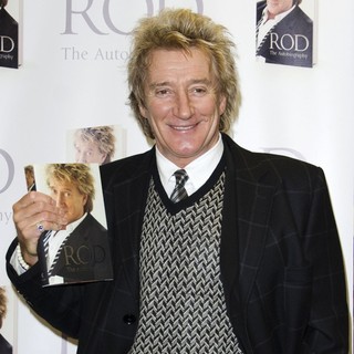 Rod Stewart Signs Copies of His Book Rod: The Autobiography - rod-stewart-signs-copies-book-rod-the-autobiography-02