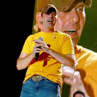 Rodney Atkins in The 2009 CMA Music Festival - Day 2 - The Ultimate Country Music Fan Experience - rodney-atkins-2009-cmt-music-festival-day-2-08