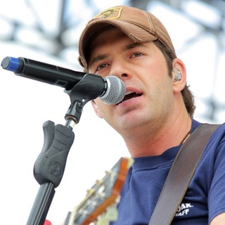 Rodney Atkins Performs at The 25th Anniversary KISS Country Chili Cookoff 2010